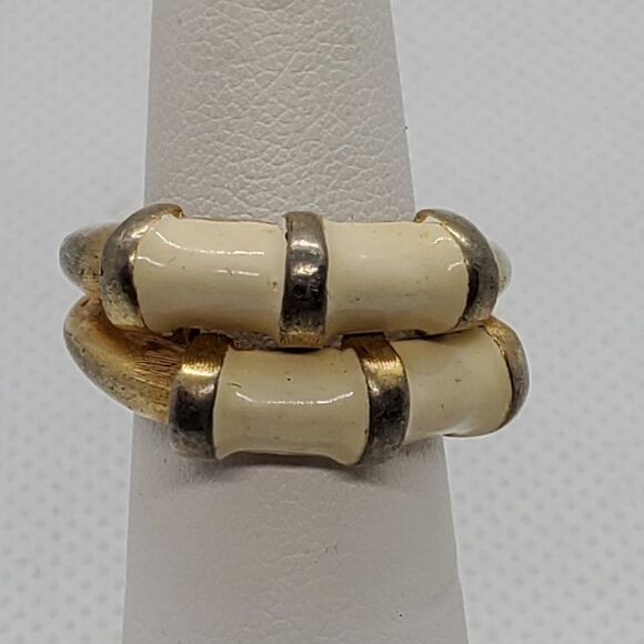 Vintage Cream & Gold Tone Ring - Picture 1 of 6